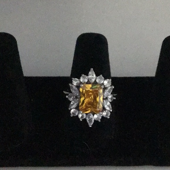 Beautiful Citrine Ring - Picture 6 of 9